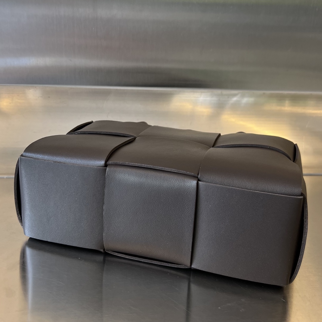 modal image 10