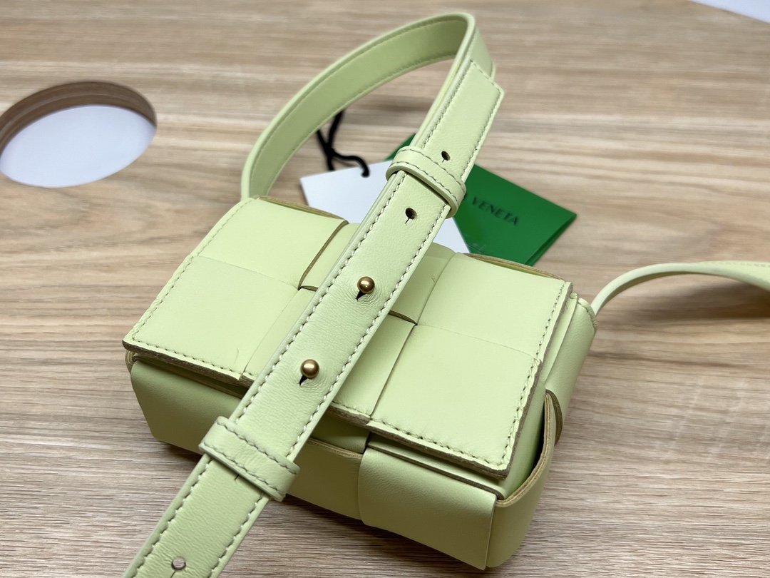modal image 3