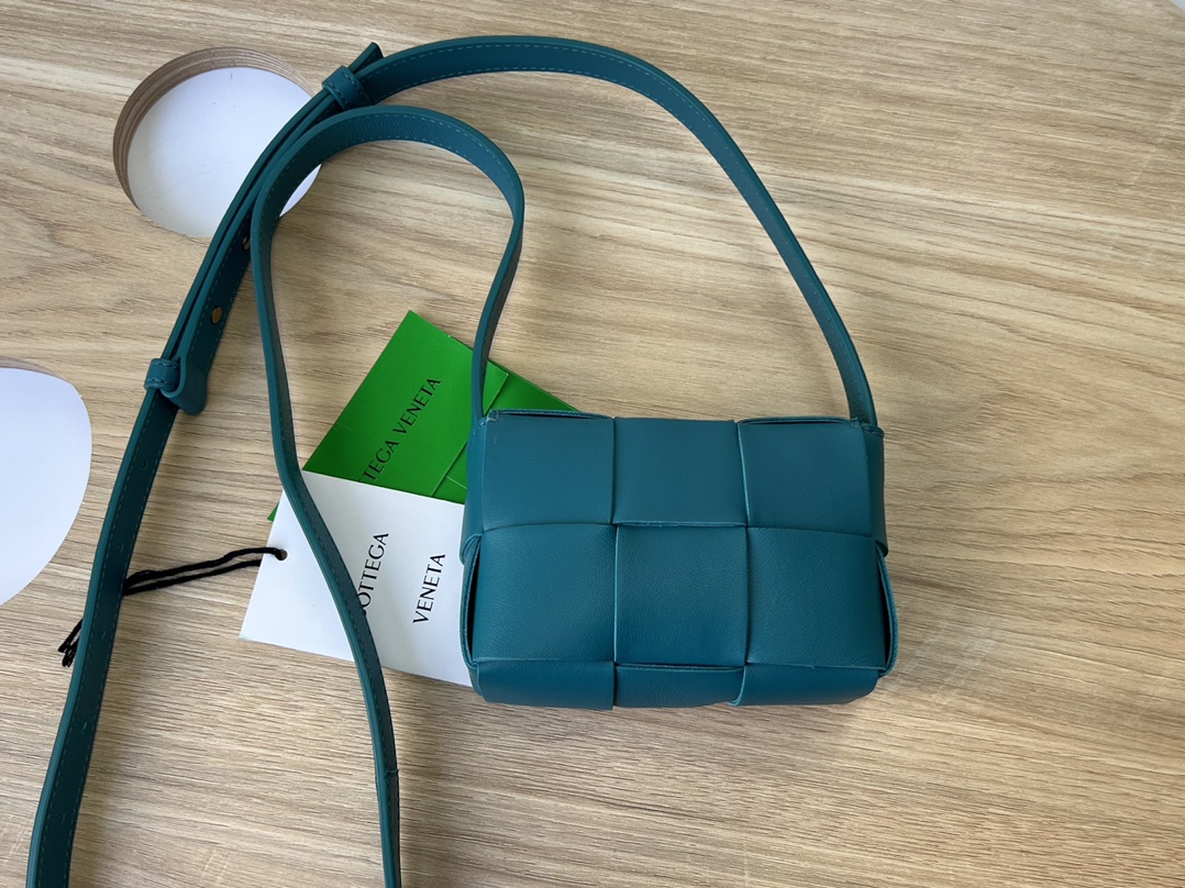 modal image 5