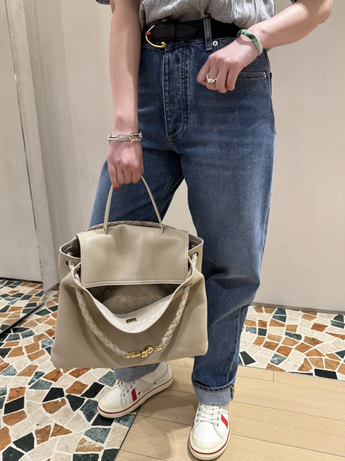 modal image 18
