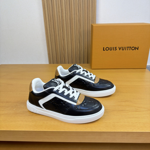LV 틸티드 스니커즈