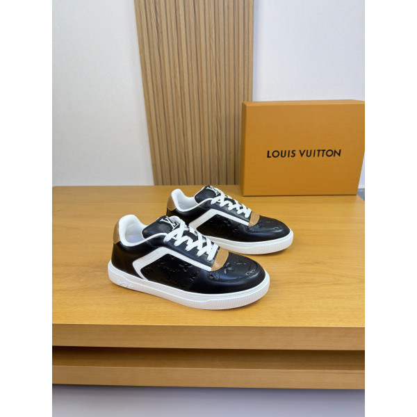 LV 스니커즈