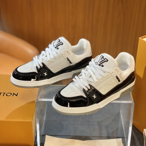 LV 트레이너 스니커즈