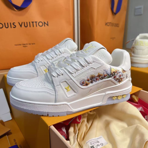 LV 트레이너 스니커즈