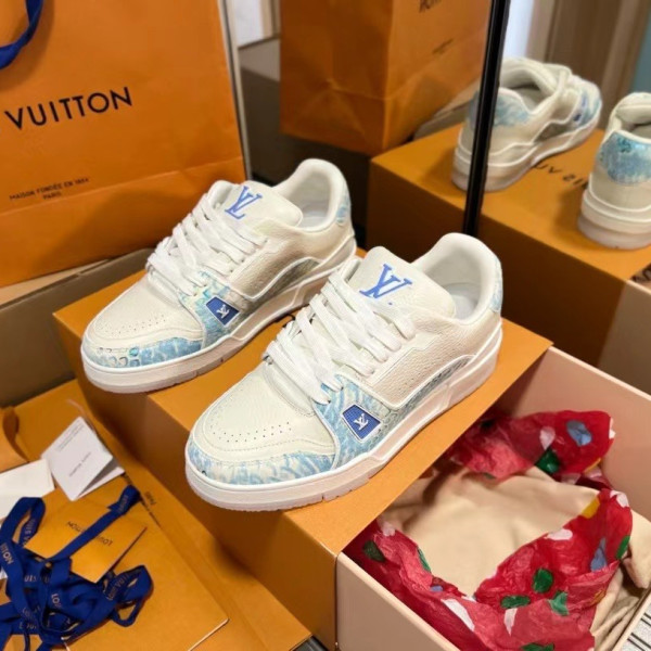 LV 트레이너 스니커즈