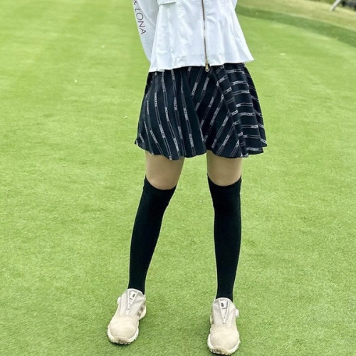 마크N로나 우먼 토너먼트 에어 홀 플레어 스커트