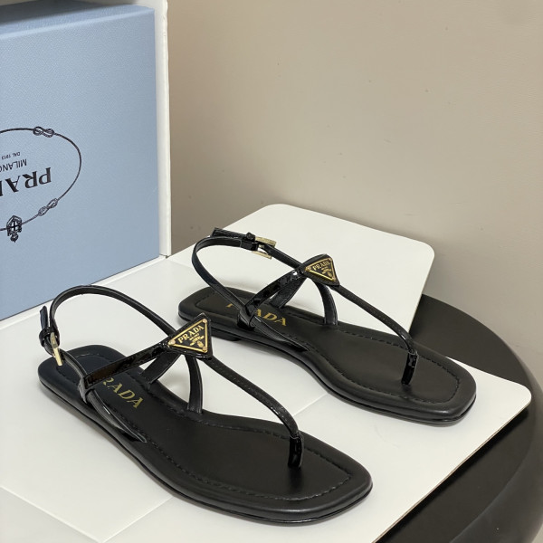 클래식 삼각 로고 샌들