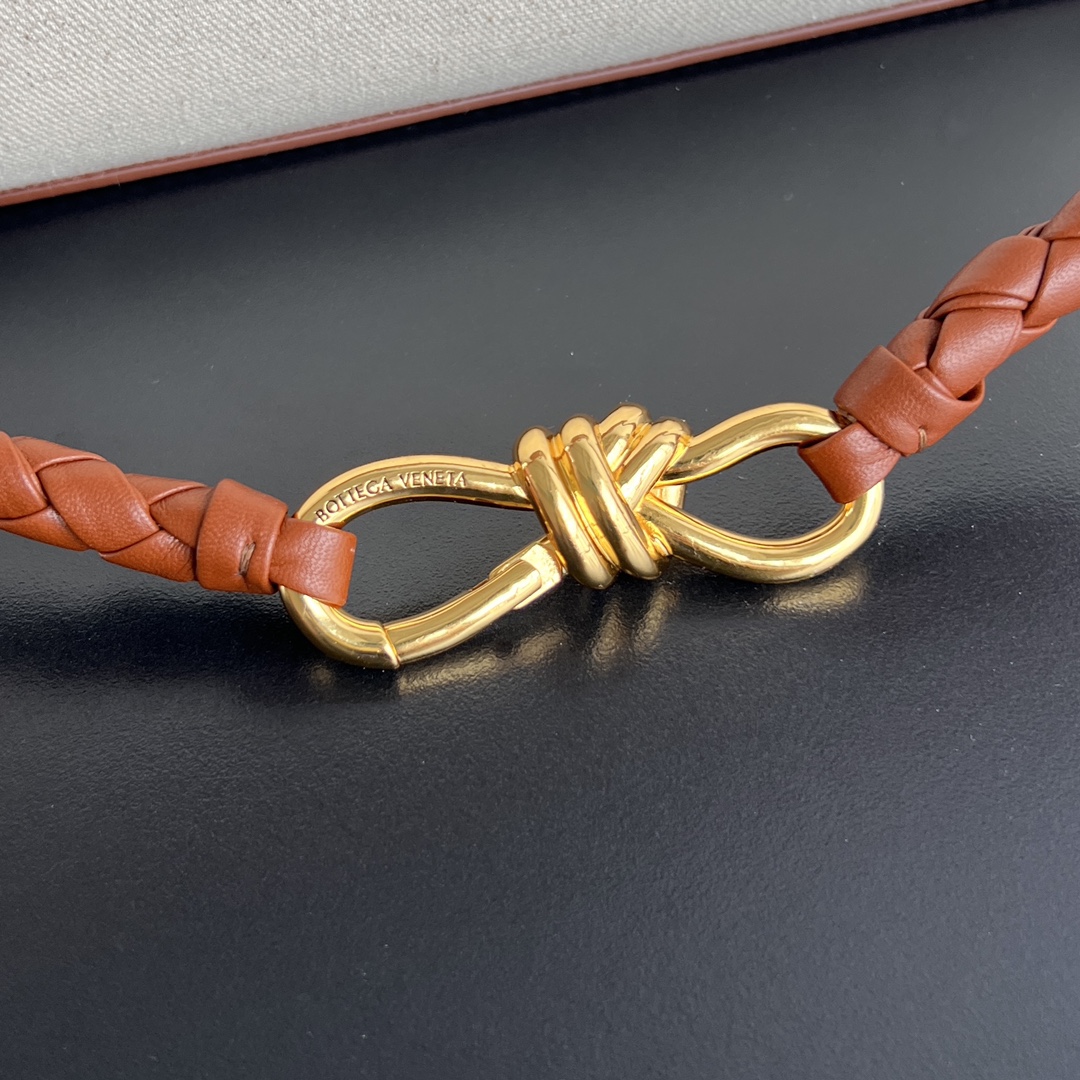 modal image 13