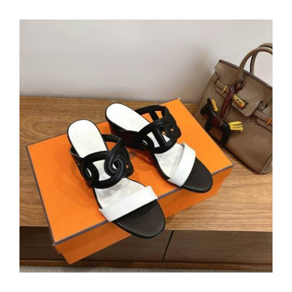 에르메스(Hermès) 리파리 샌들입니다