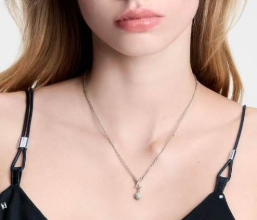 루이비통 LV 아이코닉 루이자 스트라스 목걸이