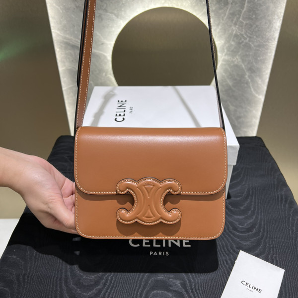 틴 트리옹프 샤이니 카프스킨 숄더백