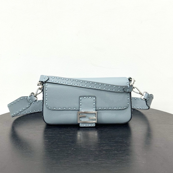 아이코닉 바게트 미디엄 백